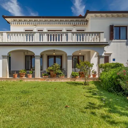 빌라 Villa Migliore